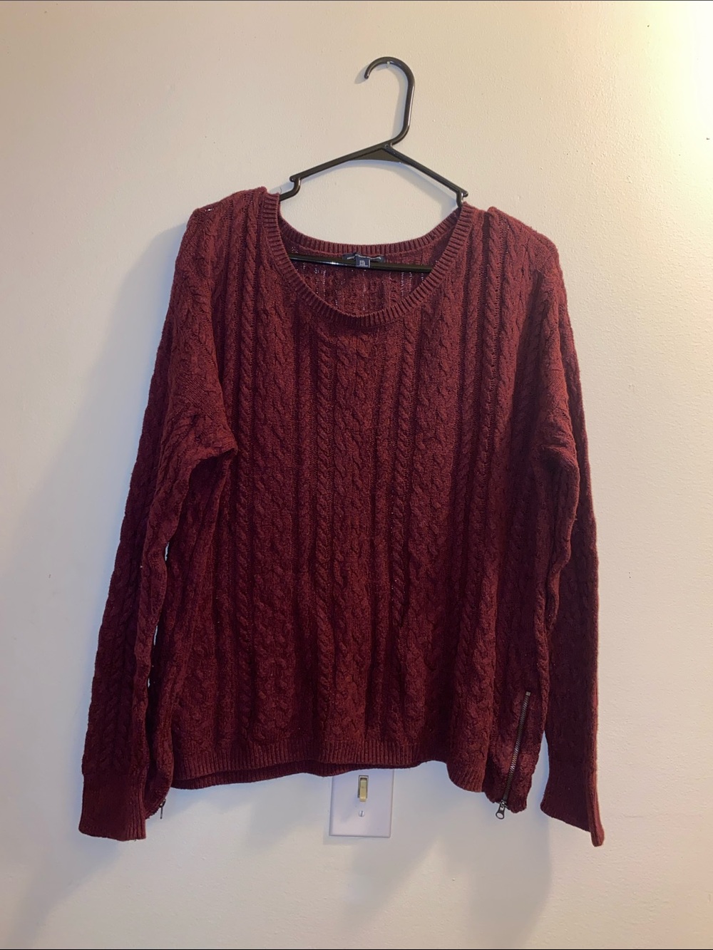 AE Outfitters XXL Maroon Cableknit Sweater Zipper Hem Cozy Fall Layering